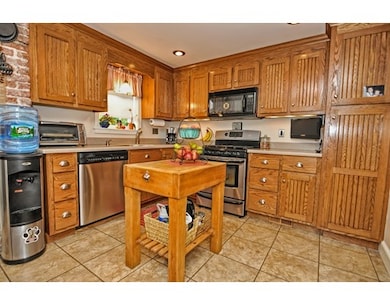 18 Lee St, Milford, MA 01757 - photo 7