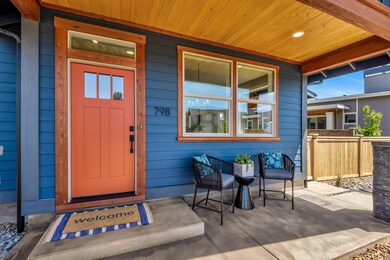 798 NW Rimrock Dr, Redmond, OR 97756 - photo 2