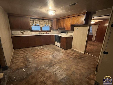 206 Elm, Overbrook, KS 66524 - photo 5