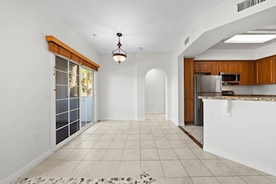 2707 Lake Pointe Dr unit 204, Spring Valley, CA 91977 - photo 5