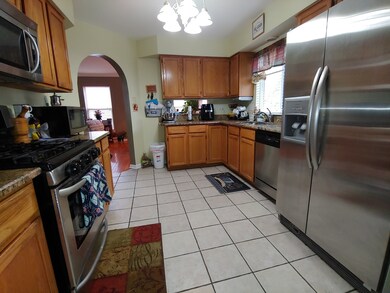 1814 Cambridge Dr, Carpentersville, IL 60110 - photo 6