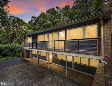 7614 Hamilton Spring Rd, Bethesda, MD 20817 - photo 3