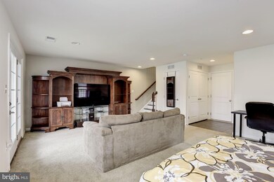 937 Magnolia Blossom Ct, Sykesville, MD 21784 - photo 4