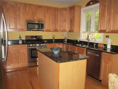 7254 Lochhaven St, Allentown, PA 18106 - photo 6