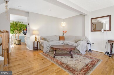 8532 Pine Meadows Dr, Odenton, MD 21113 - photo 3