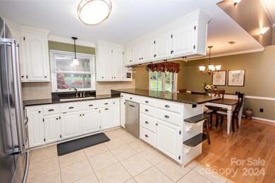 162 Shady Stream Dr, Statesville, NC 28625 - photo 3