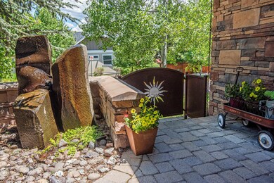 2240 NW High Lakes Loop