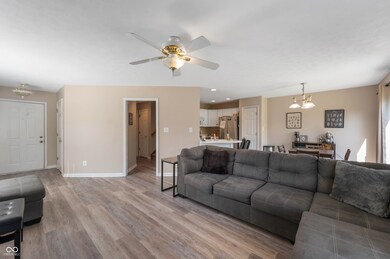 101 Grassyway Ct, Whiteland, IN 46184 - photo 4