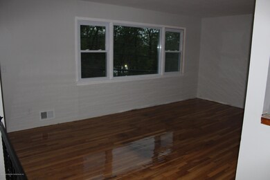 1346 Victory Blvd, Staten Island, NY 10301 - photo 2