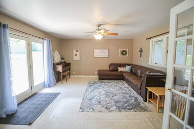 2517 Falcon Dr NE, Cedar Rapids, IA 52402 - photo 5