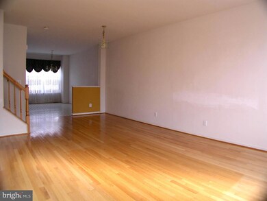 2513 Woodrow Wilson Dr, Herndon, VA 20171 - photo 3