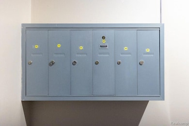 35390 van Born Rd unit 303, Wayne, MI 48184 - photo 4