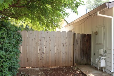 Front of gate, natural gasG