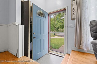 4909 Lowcroft Ave, Lansing, MI 48910 - photo 6