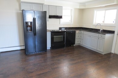 16 Beacon St, North Adams, MA 01247 - photo 2