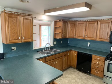 13 Elm St, Reading, PA 19606 - photo 2