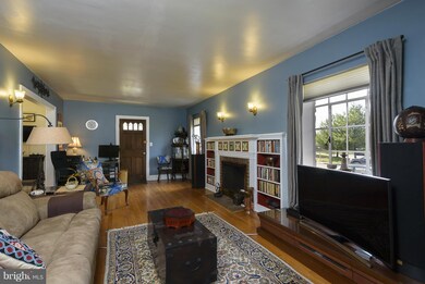 703 Nottingham Rd, Baltimore, MD 21229 - photo 3