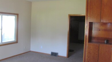 212 4th Ave E, Turtle Lake, ND 58575 - photo 3