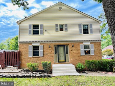 9615 Lindenbrook St, Fairfax, VA 22031 - photo 2
