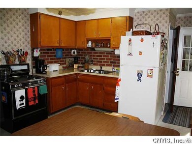 307 Edwin St, Chittenango, NY 13037 - photo 7