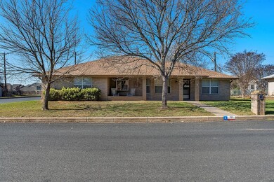 101 Edgewood Dr, Fredericksburg, TX 78624 - photo 3