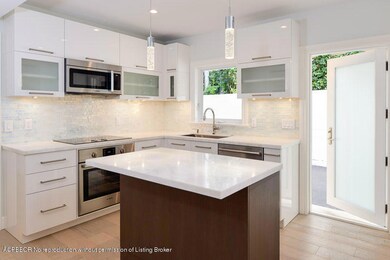 225 Everglade #9 - MLS-4