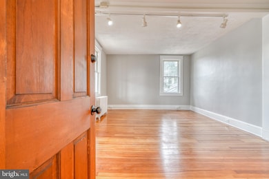 6 Cromarty Rd, Baltimore, MD 21229 - photo 5