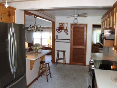 425 10th St NW, Linton, IN 47441 - photo 7