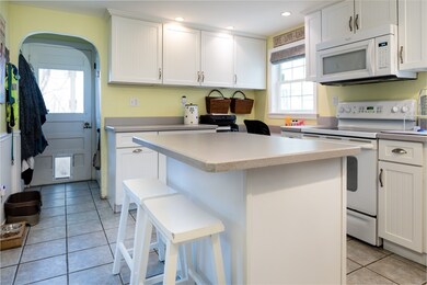 44 Roosevelt Ave, North Attleboro, MA 02760 - photo 3