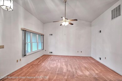 06-LIVING ROOM