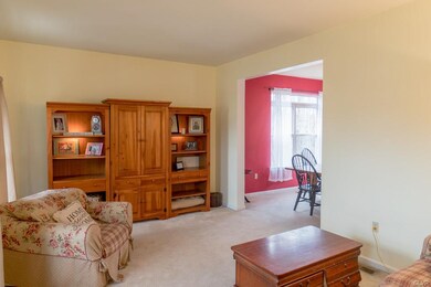 6976 Hearth Ln, Macungie, PA 18062 - photo 6