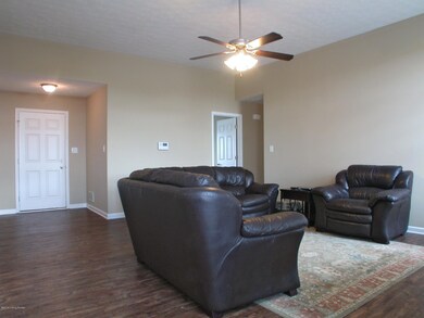 112 Gentry Crossings Blvd, Mount Washington, KY 40047 - photo 4