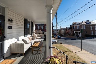 501 W Johnson St, Staunton, VA 24401 - photo 2