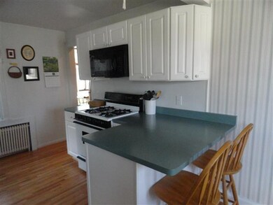 Kitchen Breakfast bar - plus all appliances includ