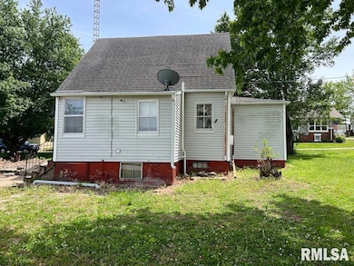 102 & 104 W 1st St, Table Grove, IL 61482 - photo 3