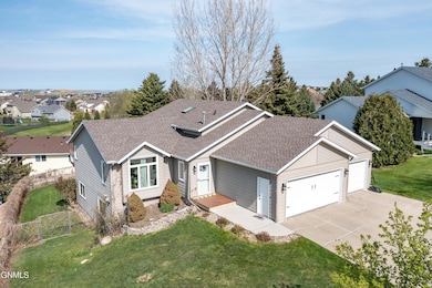 638 Brunswick Cir-7