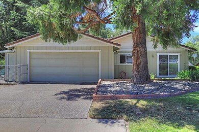 115 Belindy Cir, Grants Pass, OR 97527 - photo 2