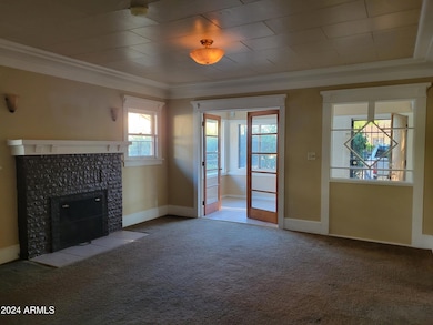11 Black Knob View
