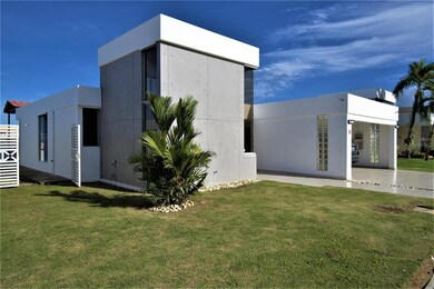 38 Hortensia, Carolina, PR 00987 - photo 3