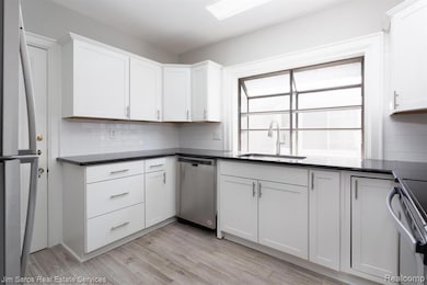 922 Nottingham Rd, Grosse Pointe Park, MI 48230 - photo 3