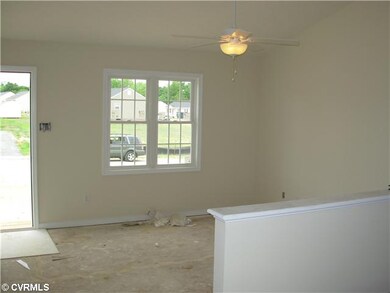 Den/Family/Great Room - Vaulted ceilings