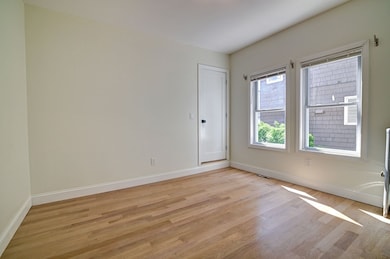142 Jaques St, Somerville, MA 02145 - photo 7