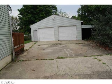 Parking Lot/Garage