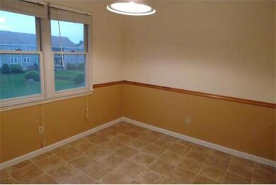 64 Tennis Plaza Rd unit 14, Dracut, MA 01826 - photo 6