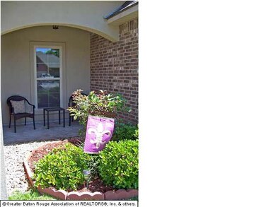 FRONT PORCH & ENTRY