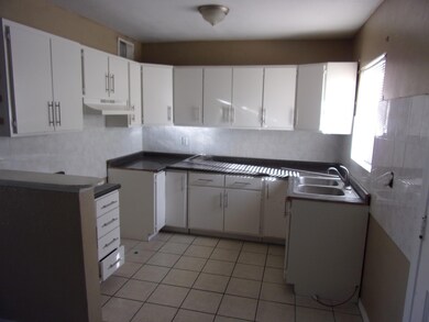 1611 Globe Cir, El Paso, TX 79915 - photo 4