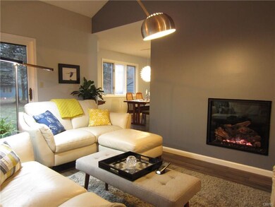 Beautiful gas fireplace!!