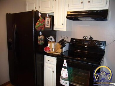 4820 SW 36th Terrace, Topeka, KS 66614 - photo 4