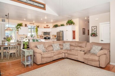 1723 SE 8th St, Lincoln City, OR 97367 - photo 5