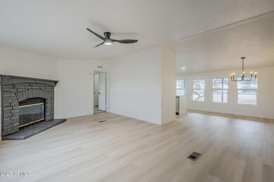 18119 W Peak View Rd, Surprise, AZ 85387 - photo 5